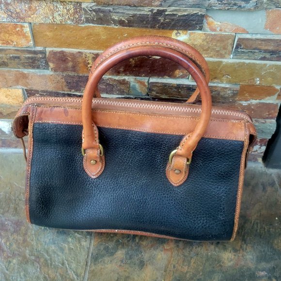 Vintage Dooney & Bourke purse - Picture 3 of 7